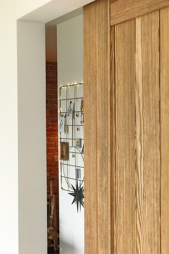 wooden sliding door, mirror door, sliding mirror, sliding door system, metal wall organizer