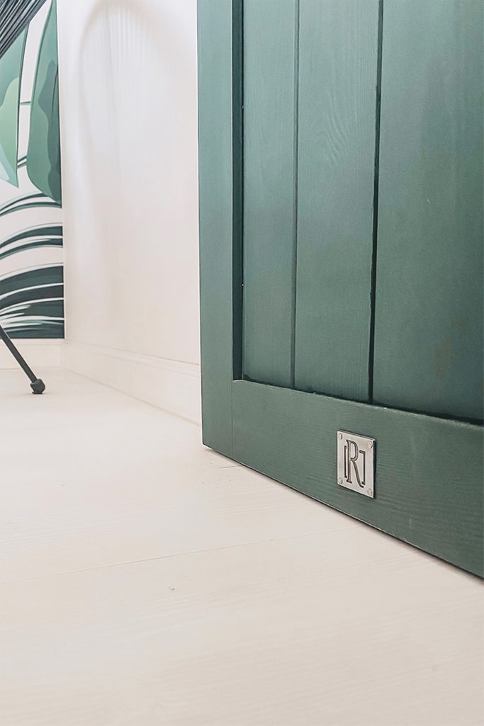 green doors, green sliding door, solid wood sliding door